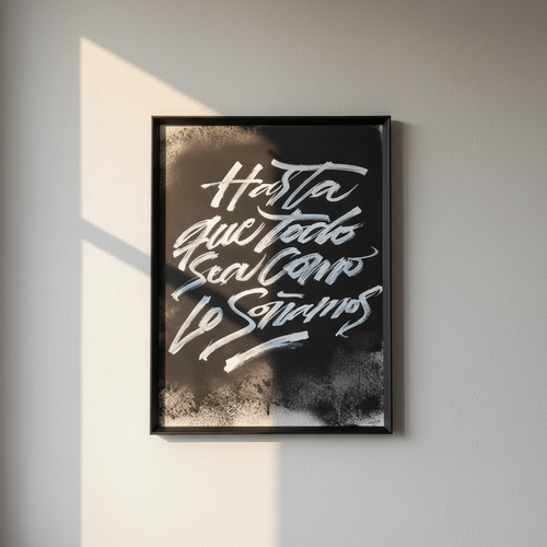 Hasta Que Todo Sea Como Lo Soñamos — pared gris con luz de ventana