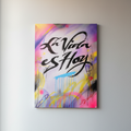 La Vida es Hoy — pared gris con luz de ventana